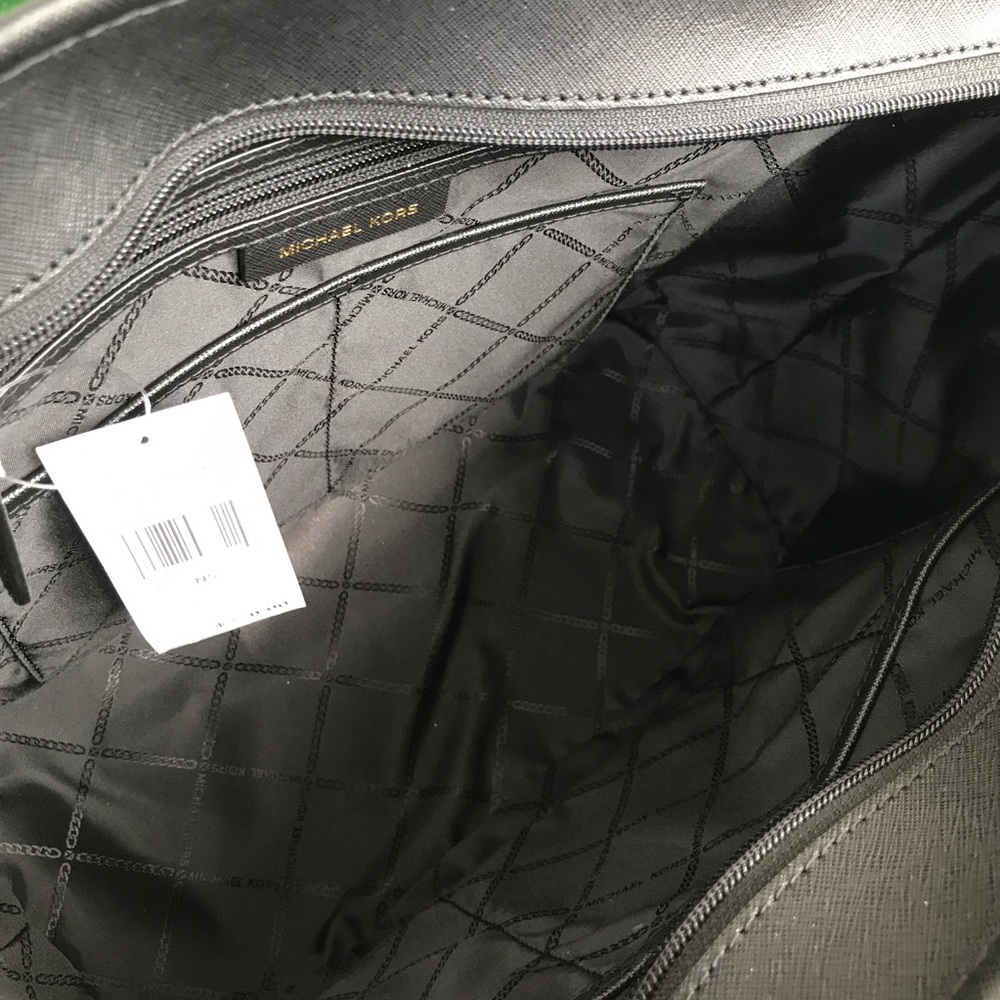 LAST ONE ❗️MICHAEL KORS Travel Black Leather Bag - Picture 7 of 8